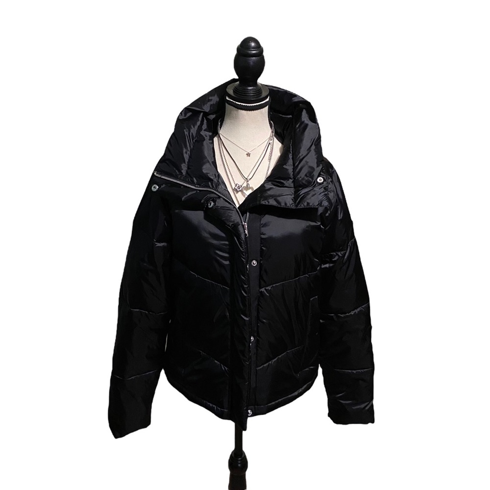 Abercrombie & Fitch Black Puffer Jacket ⋆｡‧₊°♱༺𓆩❦︎𓆪༻♱༉‧₊˚.